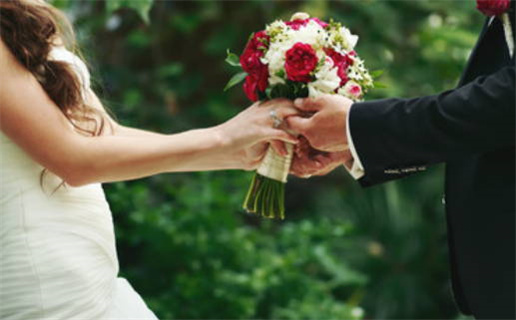 八字里带命犯小人什么意思(八字里带命犯小人什么意思啊)